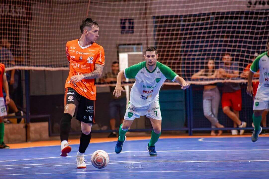 Capa Caso de racismo em superclássico pode paralisar o Gauchão de Futsal, alerta presidente da Liga Gaúcha