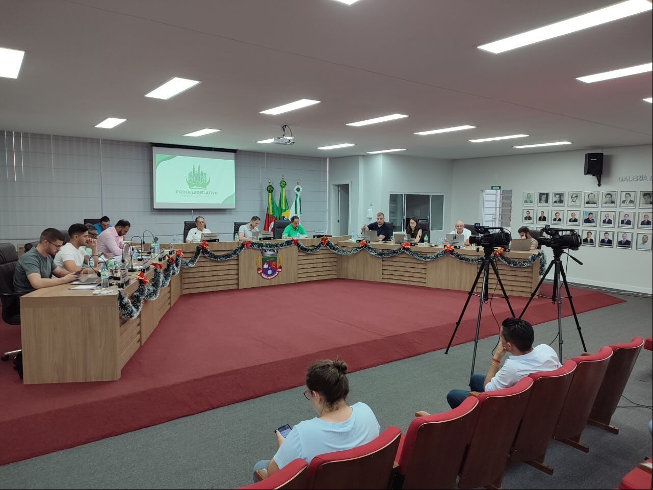 Capa Câmara aprova prorrogação dos contratos de profissionais da Educação