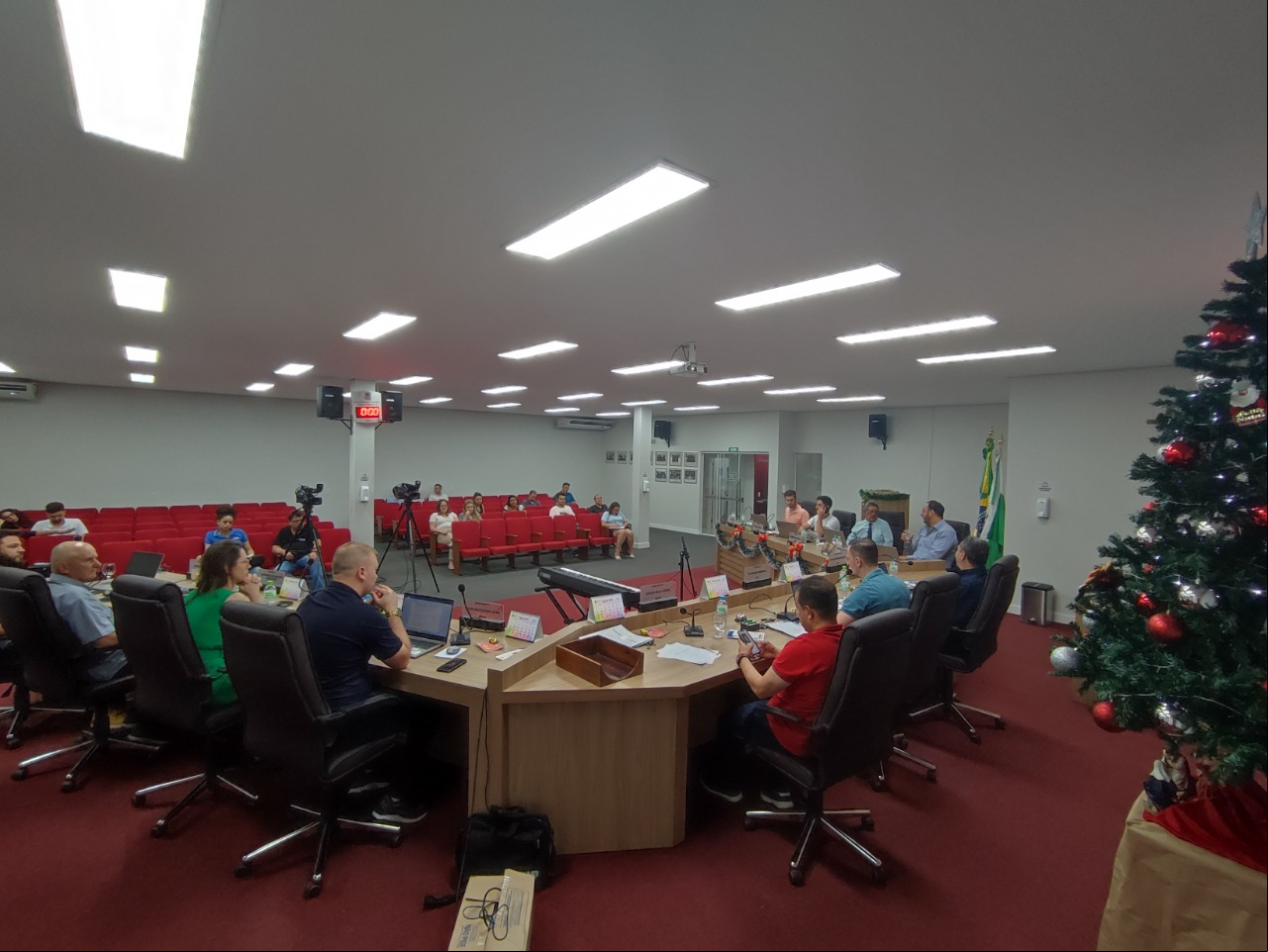 Capa Última Sessão Ordinária do ano tem aprovação de dois projetos de leis e leitura de vários pedidos da comunidade