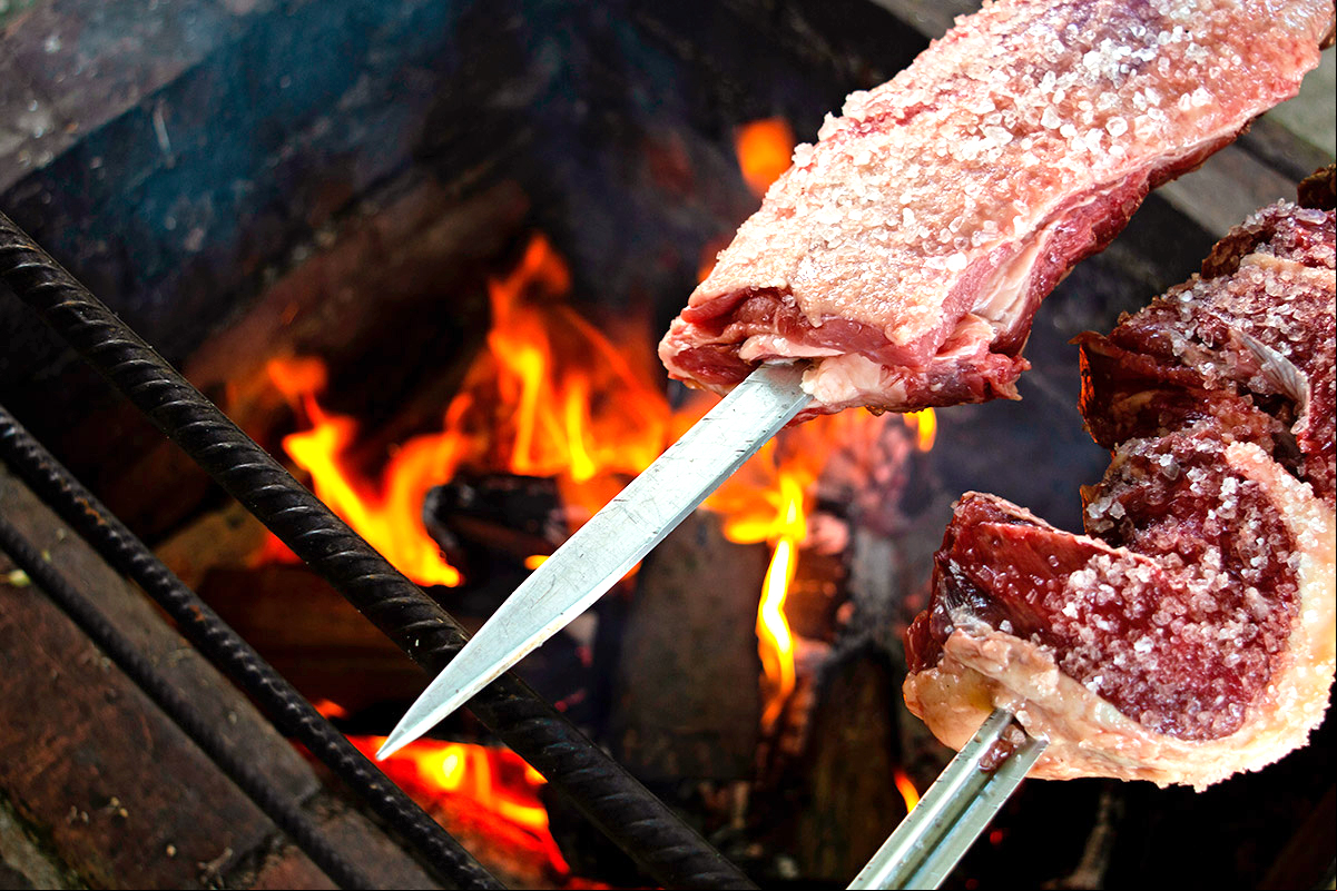 Capa Churrasco e chimarrão: símbolos da identidade gaúcha celebrados nesta quinta-feira