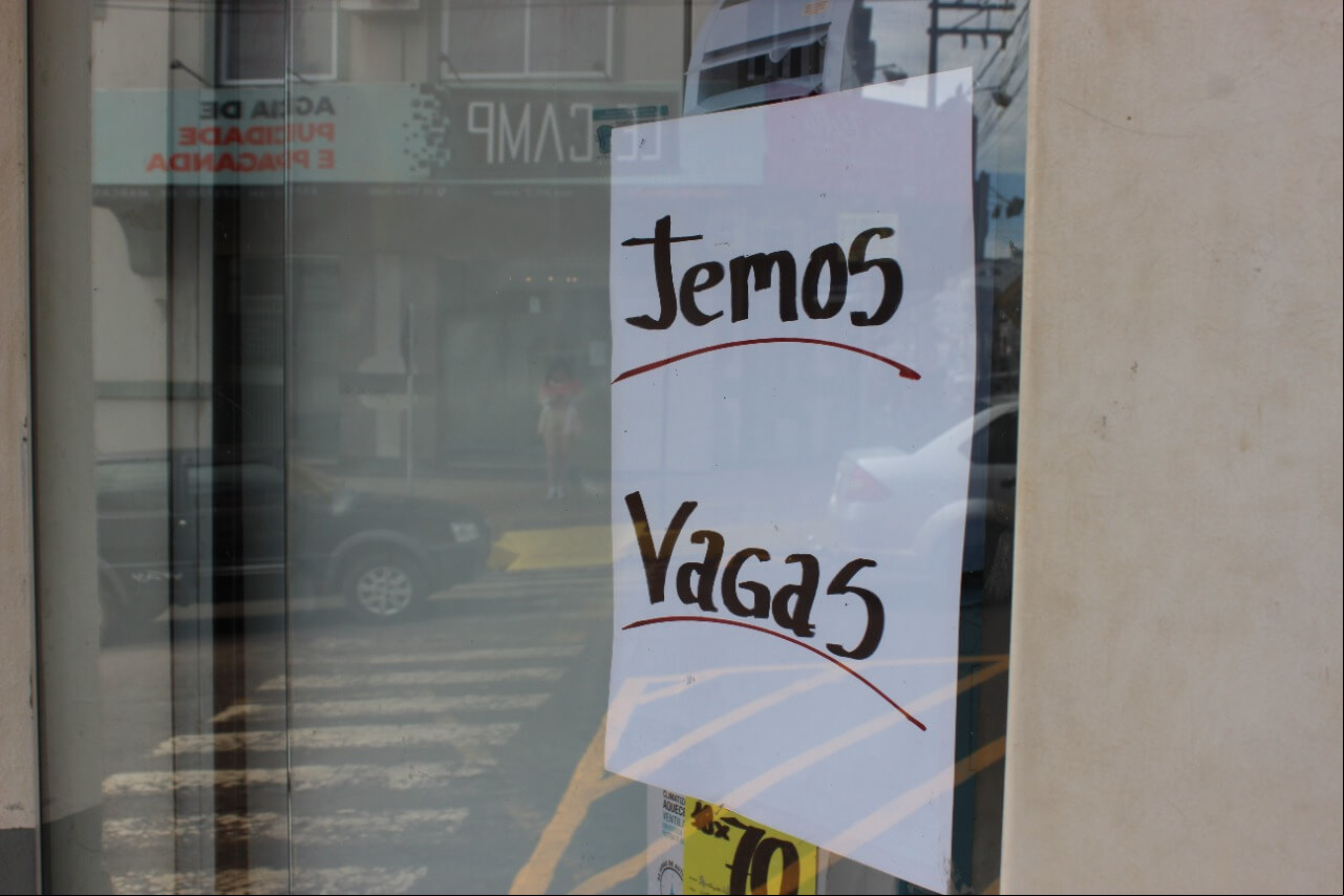 Capa Há vagas, falta mão de obra