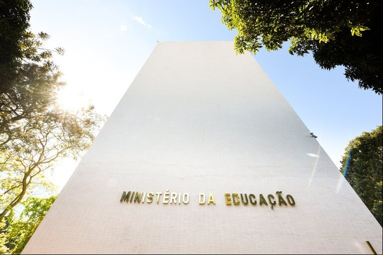 Capa Universidades federais gaúchas divulgam nota sobre novo corte de recursos