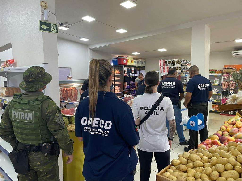 Capa Fiscalização apreende cerca de 600 quilos de alimentos impróprios para consumo em Frederico Westphalen