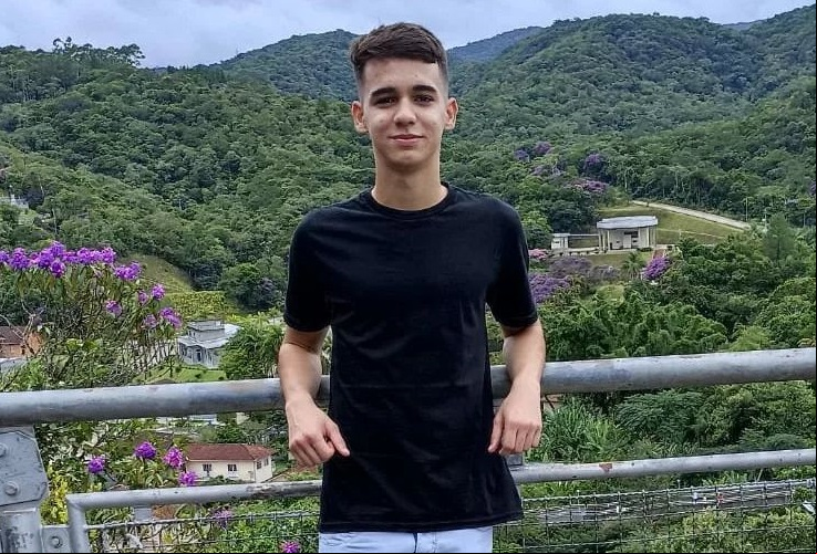 Capa Aluno de Escola da 20ª CRE ganha a segunda medalha de ouro consecutiva na OBMEP
